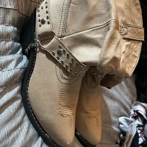 Shyanne Boots. Worn only once for a concert. - Picture 3 of 6